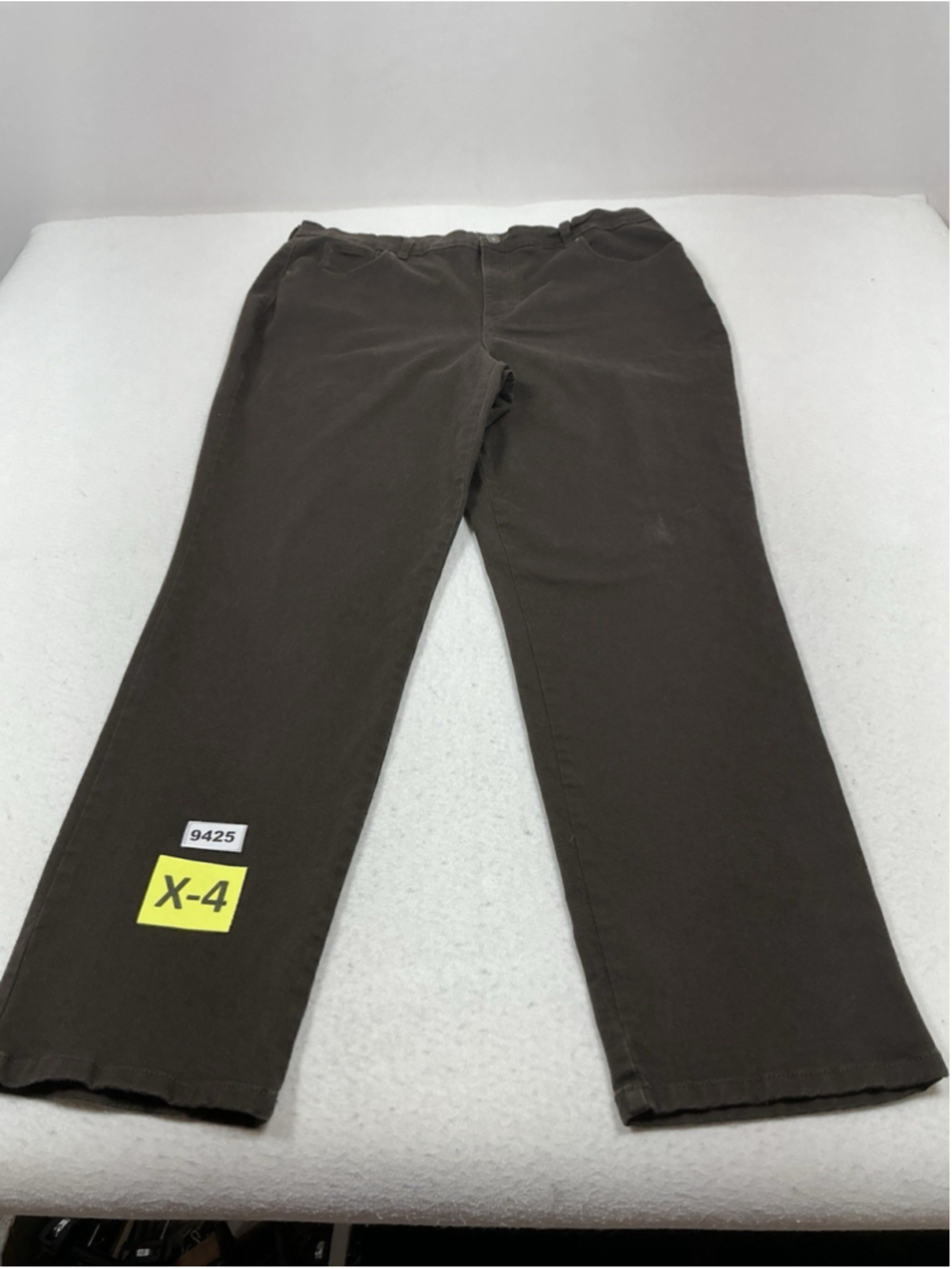 Womans Excellent Style & Co Straight Leg Brown Jeans Size 18 Waist 36 In